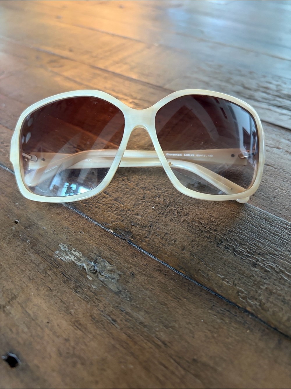 Women’s Cream Gradient Lens Fashion Sunglasses